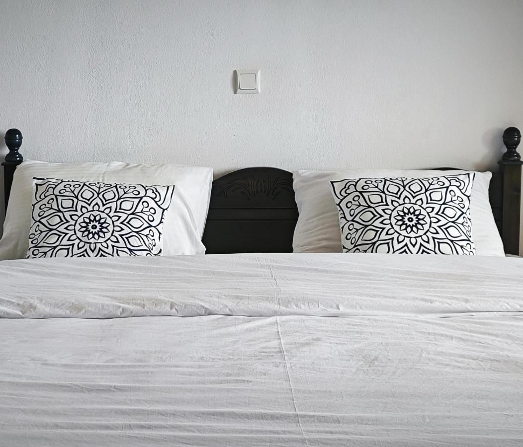 Babis & Popi Rooms And Studios Frangocastelo Екстер'єр фото