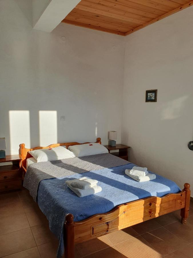 Babis & Popi Rooms And Studios Frangocastelo Екстер'єр фото