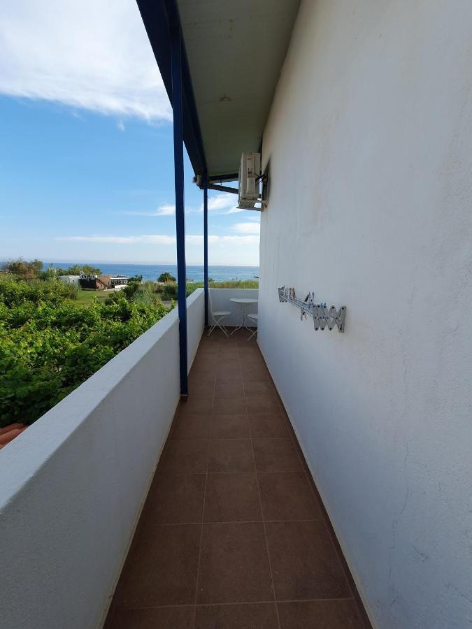 Babis & Popi Rooms And Studios Frangocastelo Екстер'єр фото
