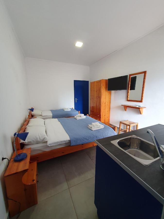 Babis & Popi Rooms And Studios Frangocastelo Екстер'єр фото