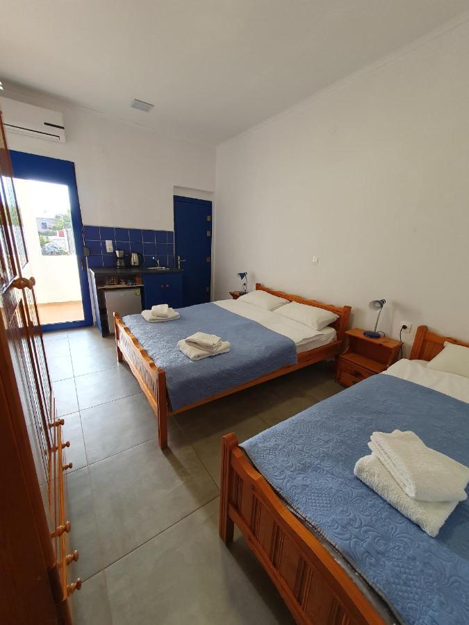 Babis & Popi Rooms And Studios Frangocastelo Екстер'єр фото