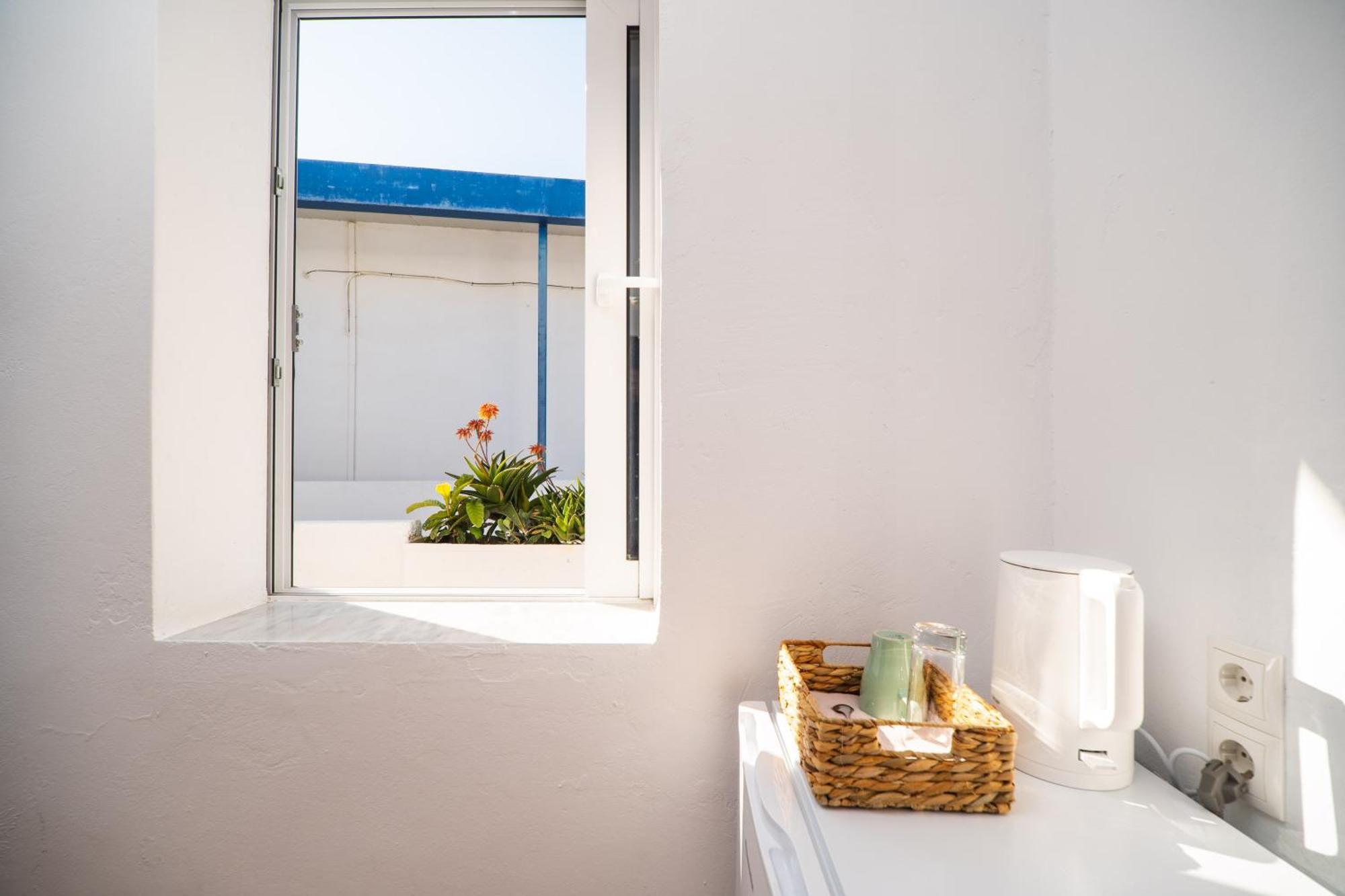 Babis & Popi Rooms And Studios Frangocastelo Екстер'єр фото