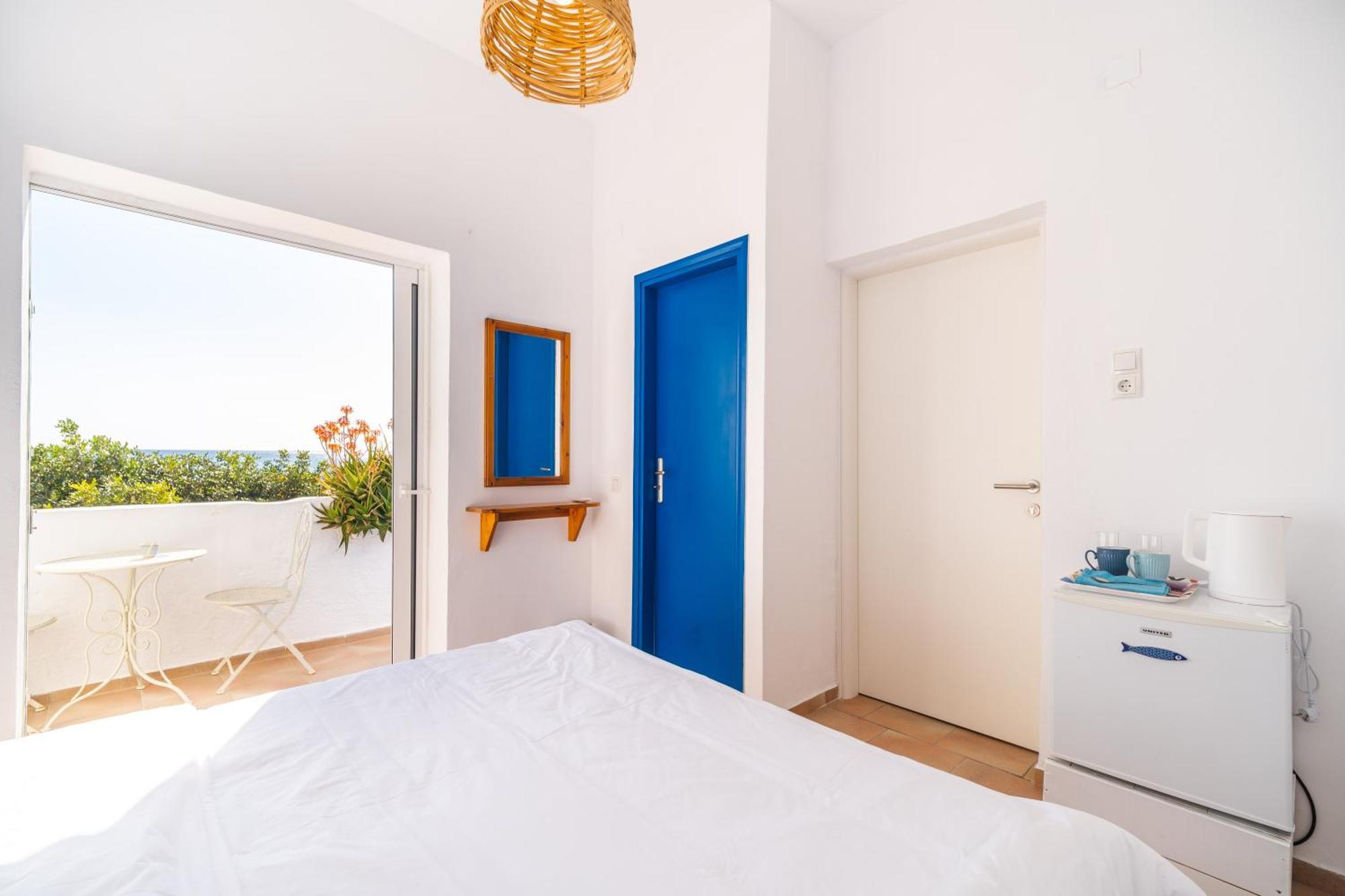 Babis & Popi Rooms And Studios Frangocastelo Екстер'єр фото