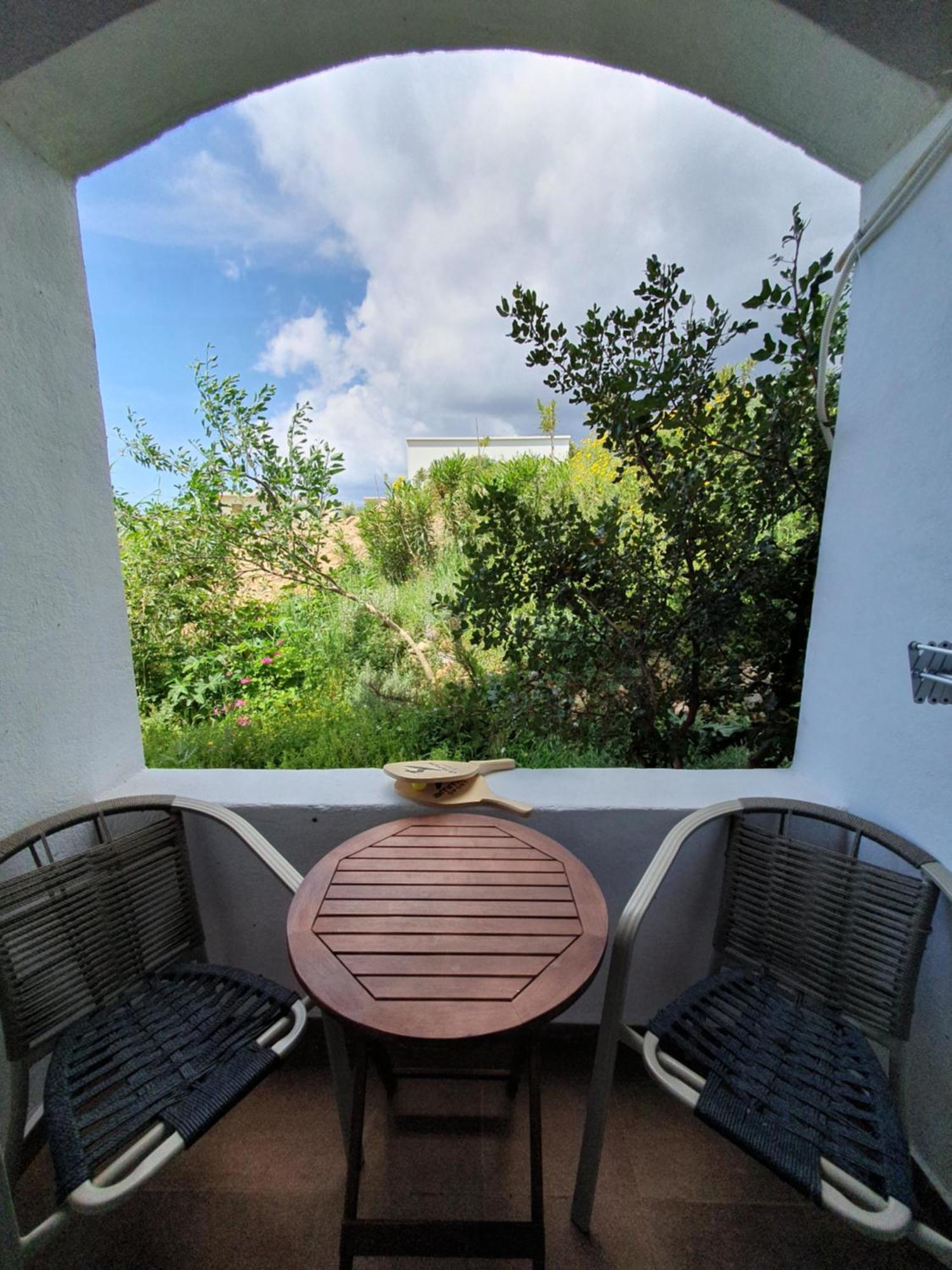Babis & Popi Rooms And Studios Frangocastelo Екстер'єр фото